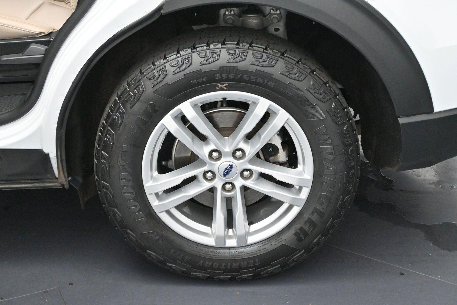 Used 2023 Oxford White Ford XLT image 37