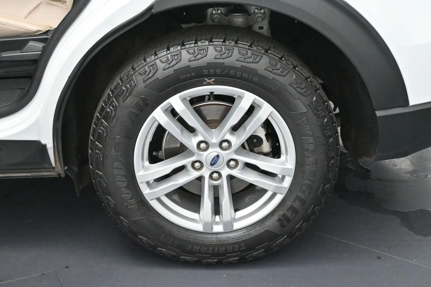 Used 2023 Oxford White Ford XLT image 37