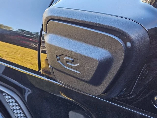 Used 2021 Black Jeep Unlimited Sahara 4xe image 15