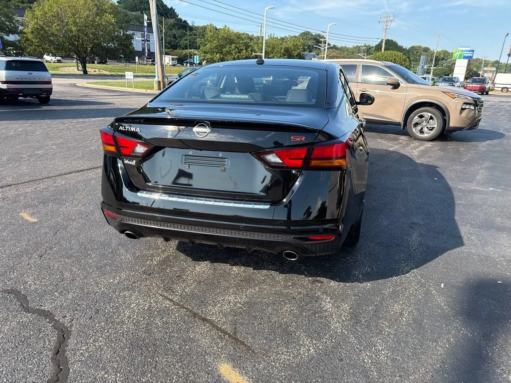 Used 2023 Black Nissan 2.5 SR image 6