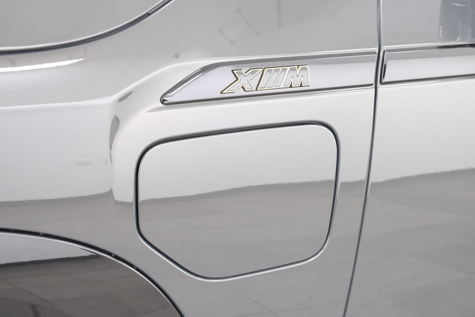 Used 2023 Dravit Gray Metallic BMW Base image 3