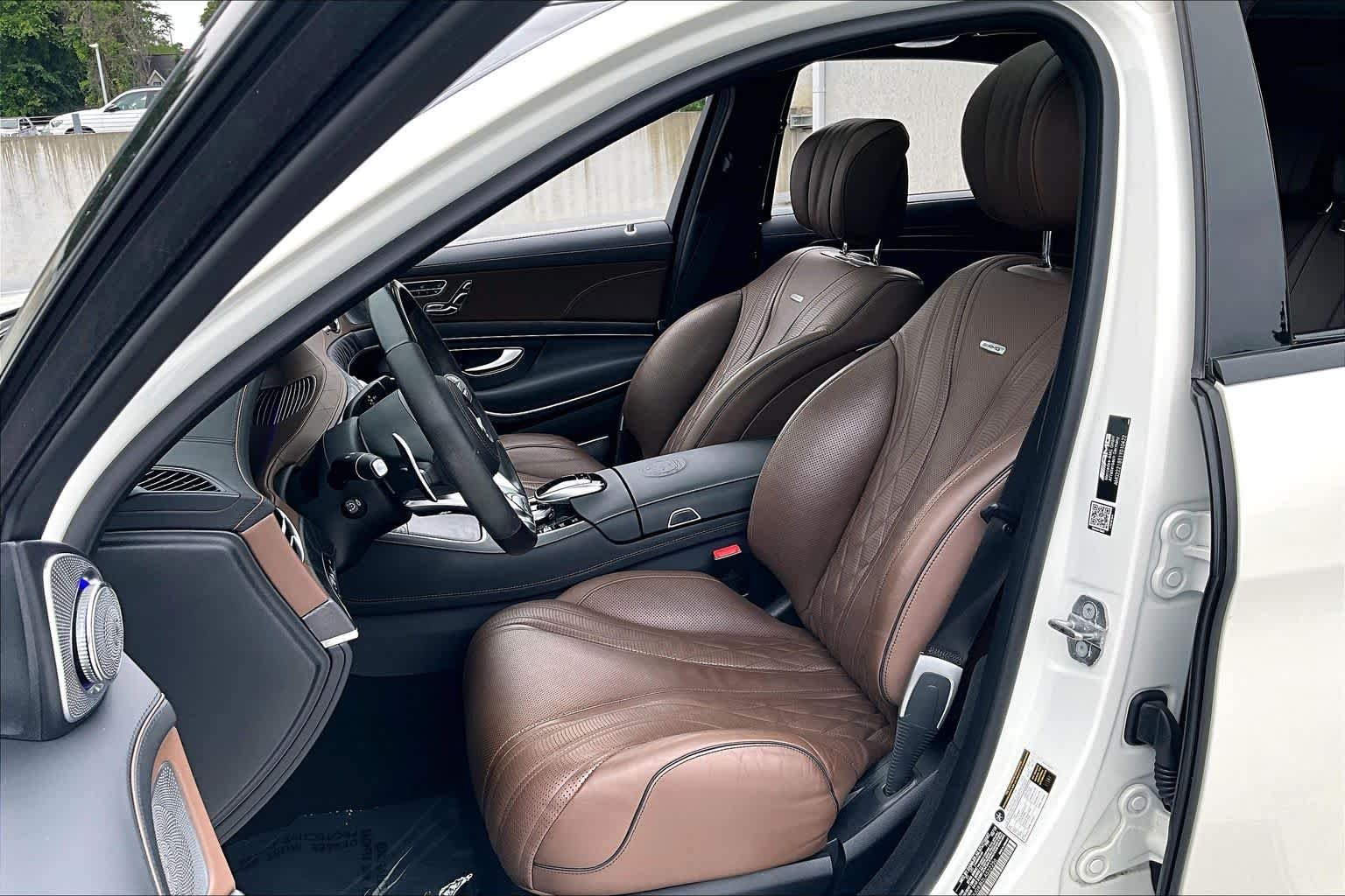 Used 2020 designo Diamond White Mercedes-Benz AMG® S 63 image 8
