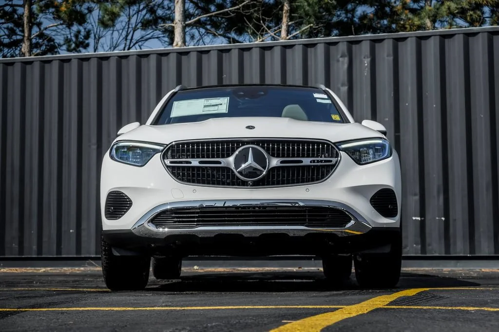 New 2027 Polar White Mercedes-Benz GLC 300 image 39