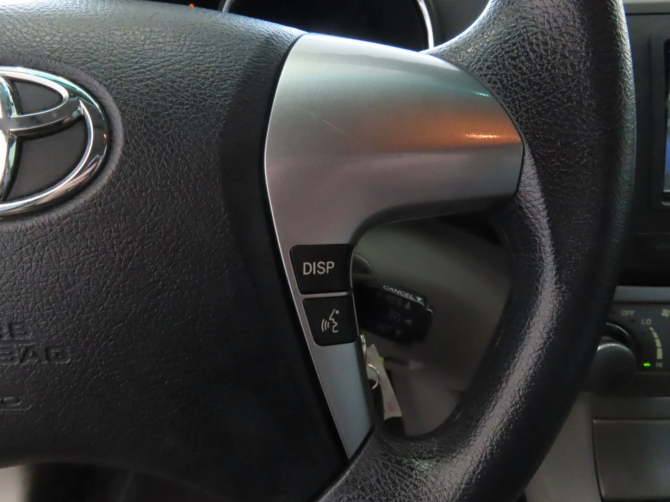 Used 2012 White Toyota Base image 15