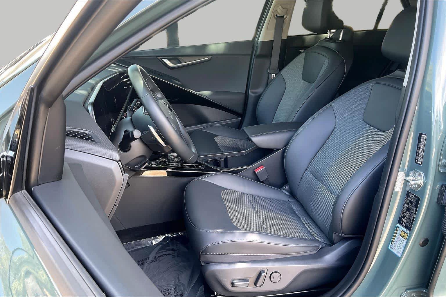 Pre-Owned 2023 Kia Niro EV Wind