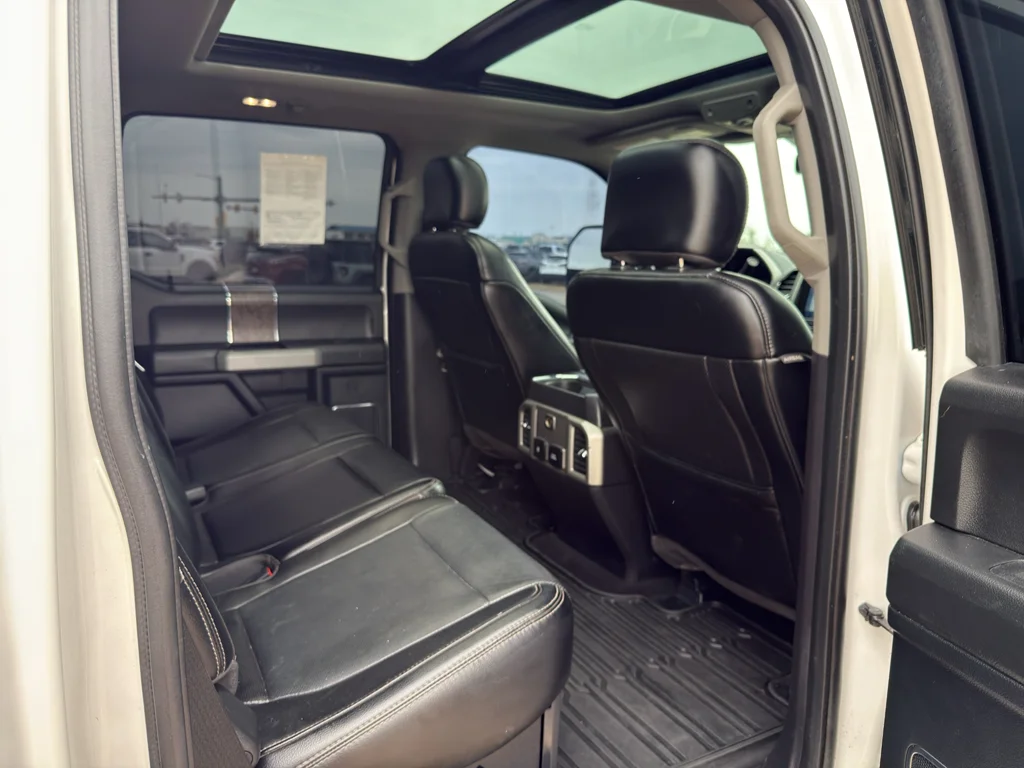 Used 2018 White Platinum Metallic Tri-Coat Ford LARIAT image 11
