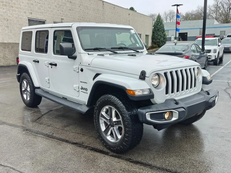 Used 2019 White Jeep Unlimited Sahara image 3