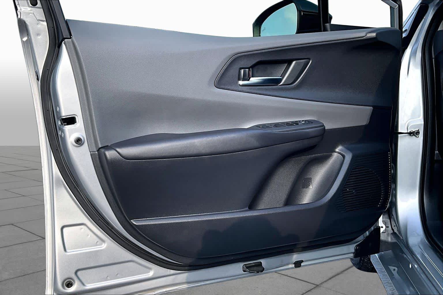 2024 Toyota Prius XLE - Photo 23