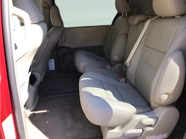 Used 2017 Red Toyota XLE image 10