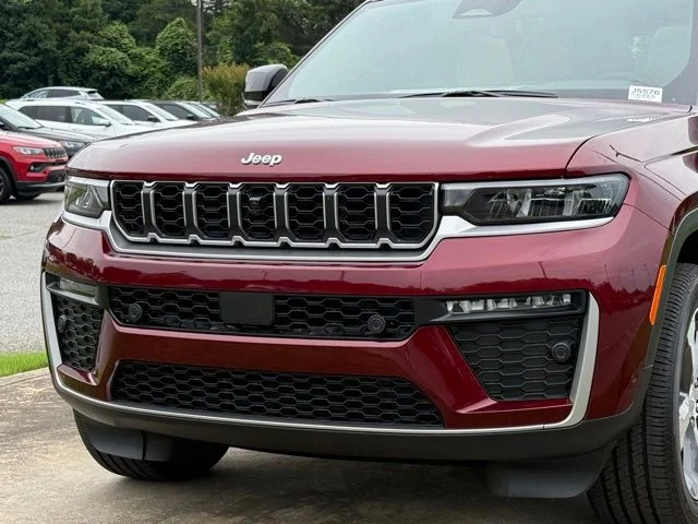 New 2026 Velvet Red Pearl-Coat Exterior Paint Jeep Limited image 10