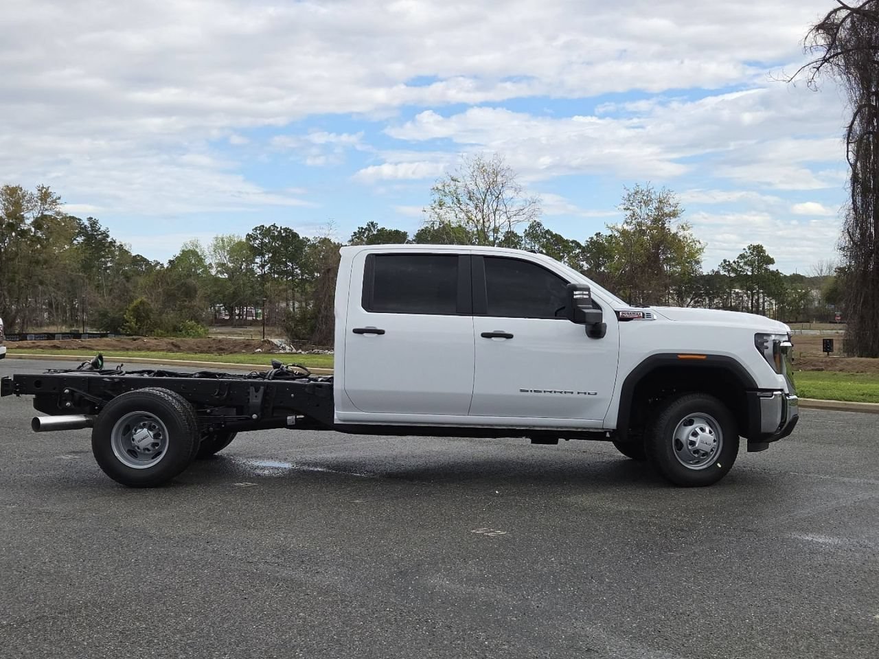 New 2026 Summit White GMC Pro image 18