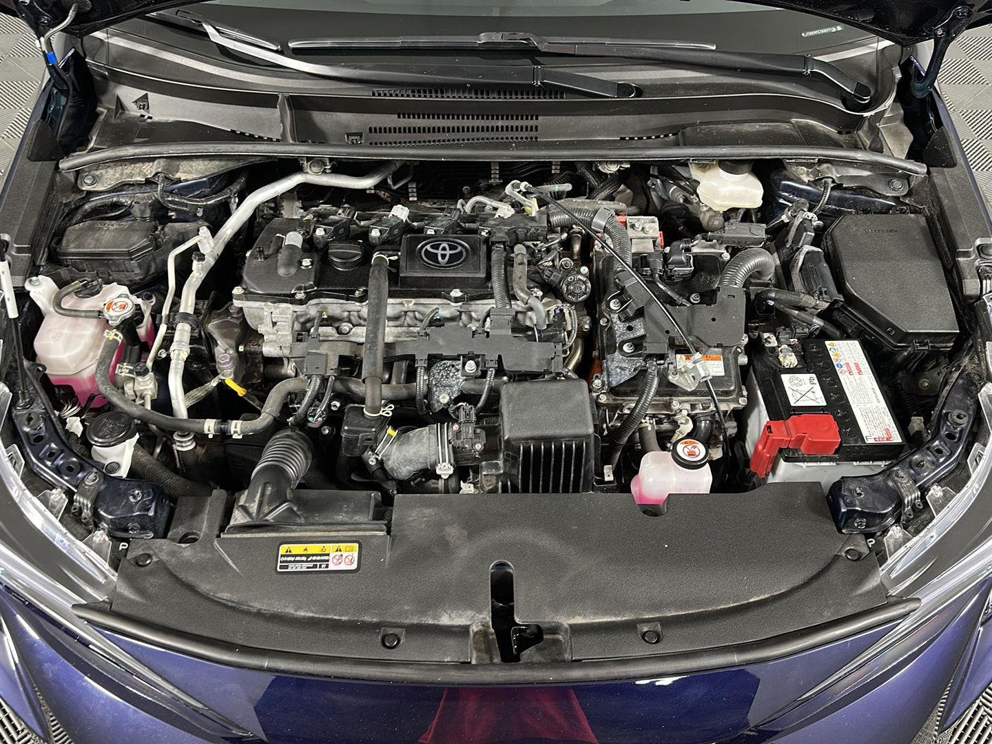 Certified Used 2025 Blueprint Toyota Hybrid LE image 2