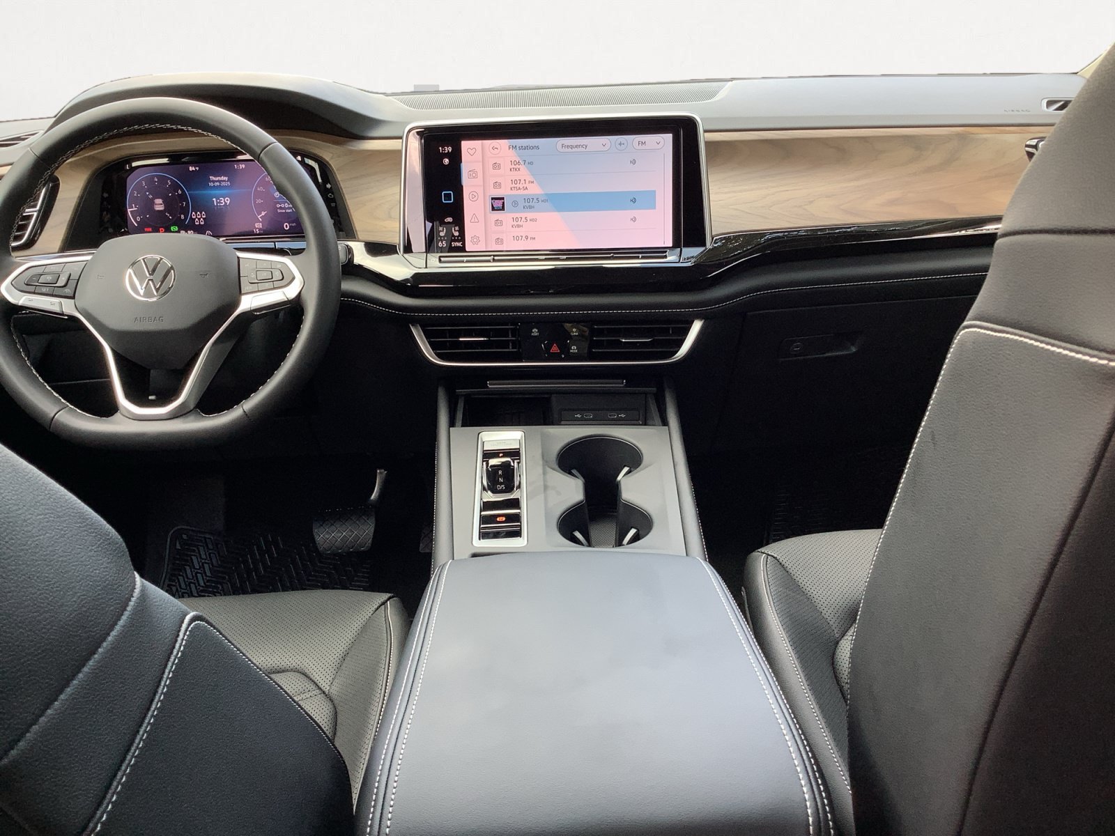 New 2026 SILVER MIST Volkswagen 2.0T SE image 13