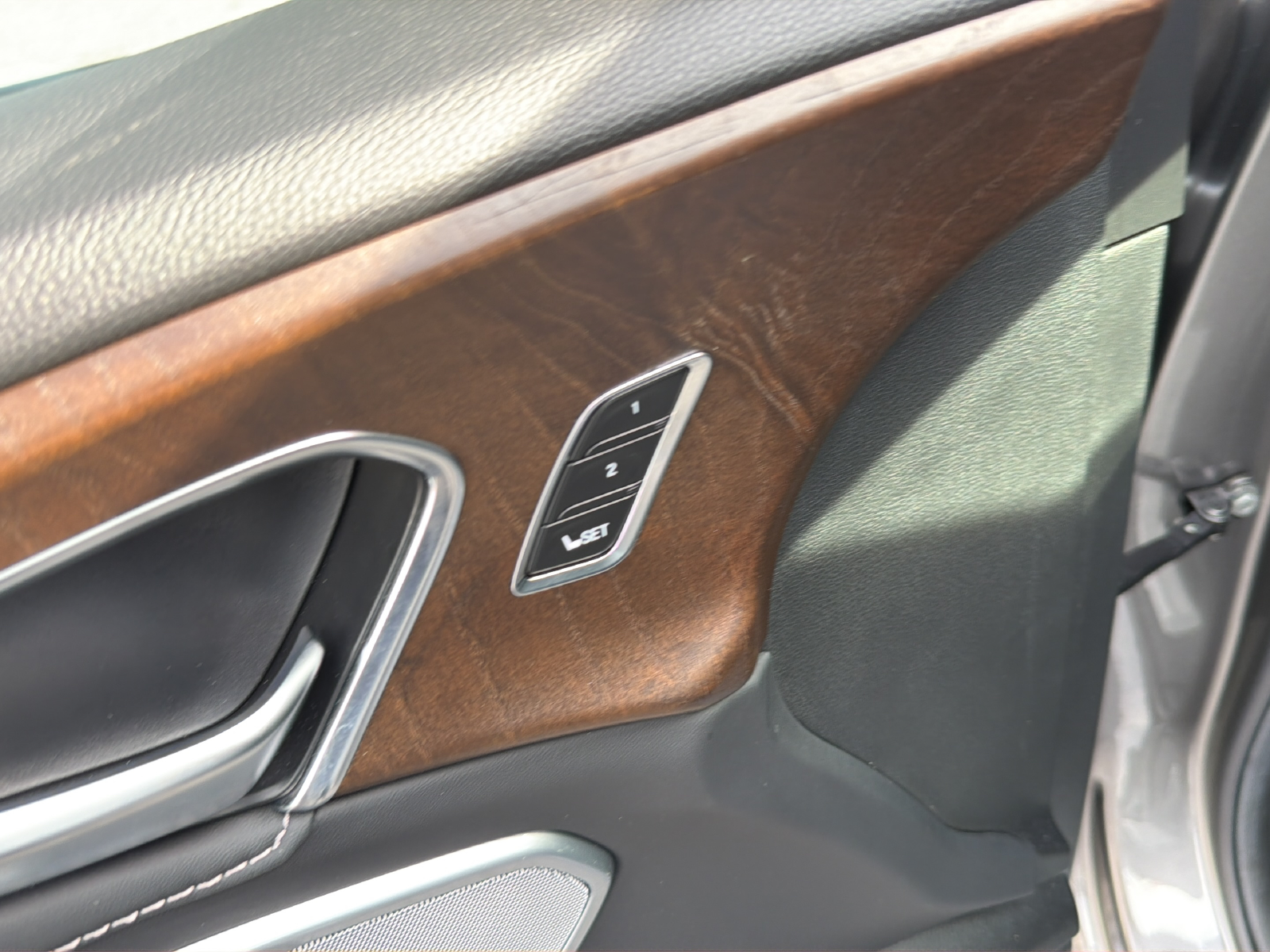 Used 2024 Carbon Metallic Acura Advance Package image 29