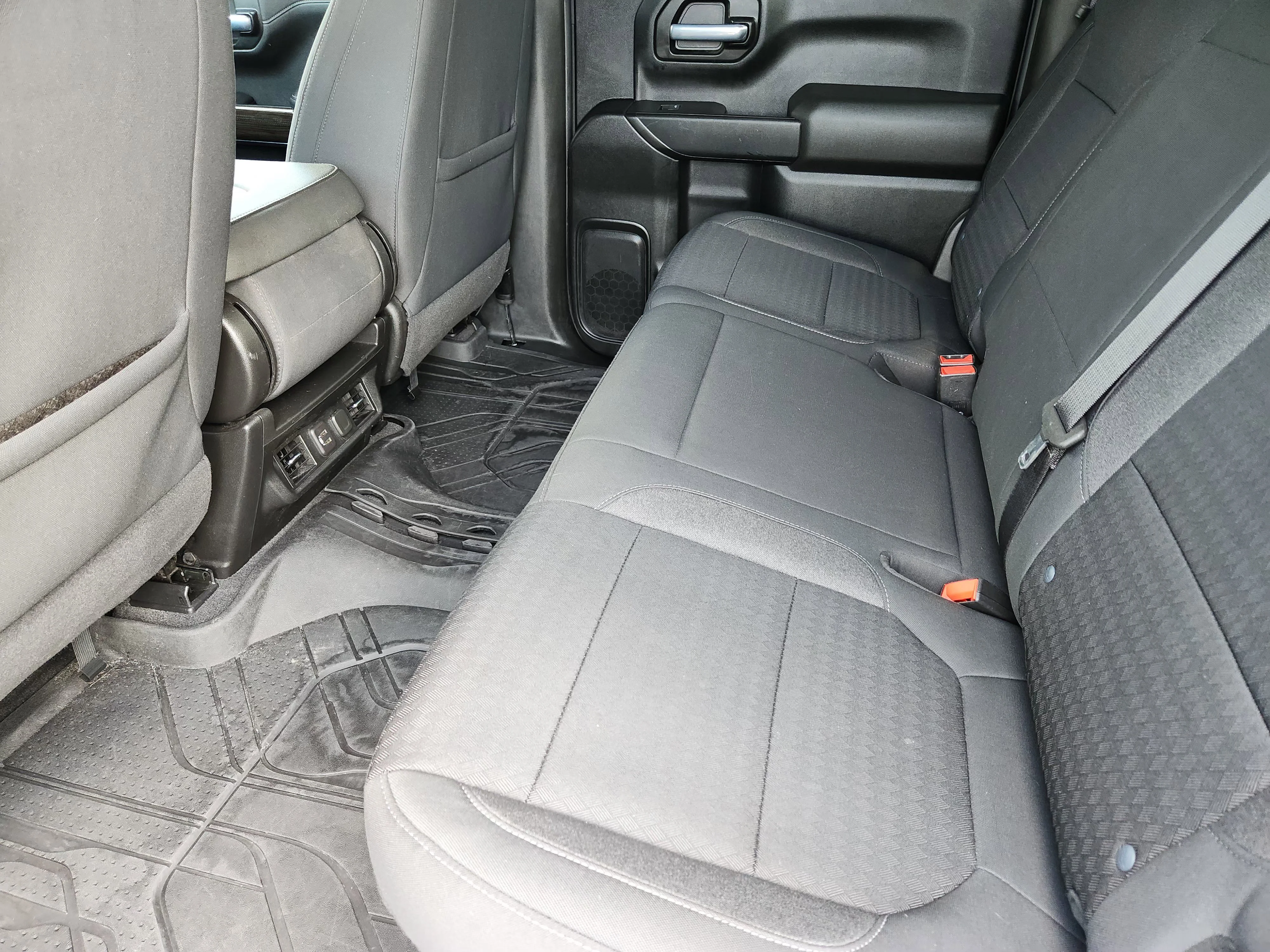 Used 2021 BLACK Chevrolet LT image 29