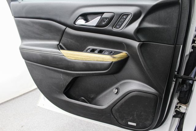 2017 GMC Acadia Denali - Photo 11