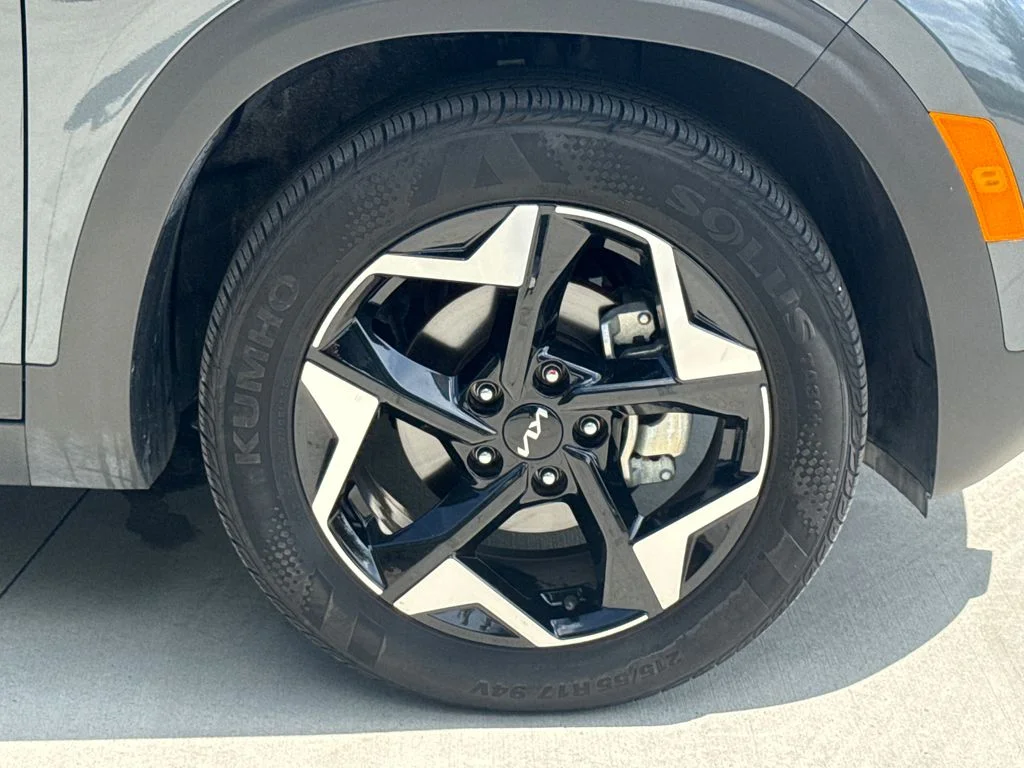 2025 Kia Seltos S - Photo 11
