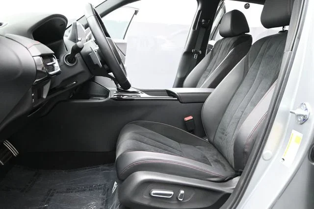 Used 2025 Solar Silver Metallic Acura FWD A-SPEC image 15