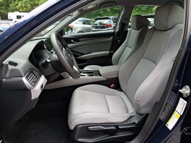 Used 2018 Blue Honda LX image 15