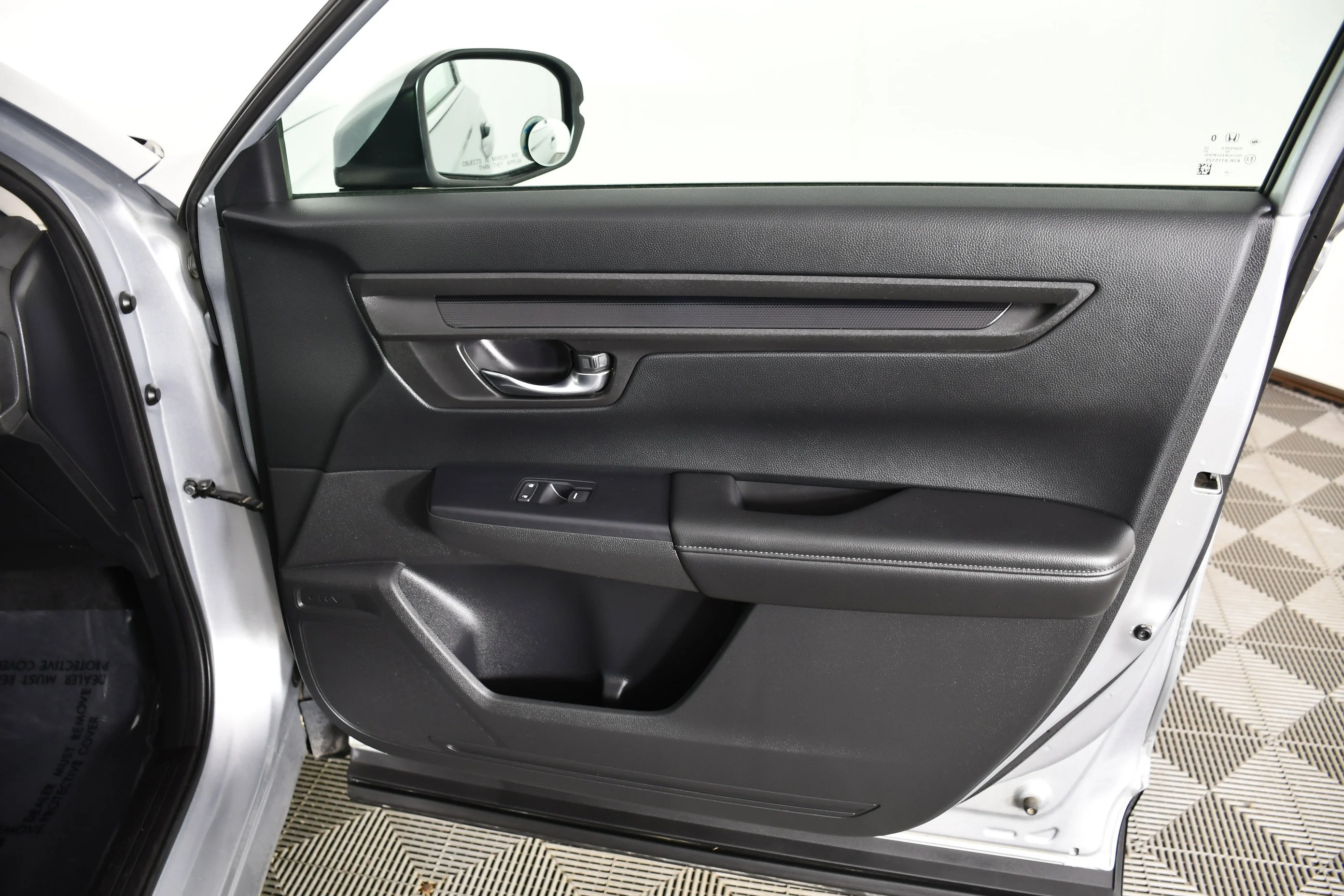 Used 2025 Solar Silver Metallic Honda LX image 38