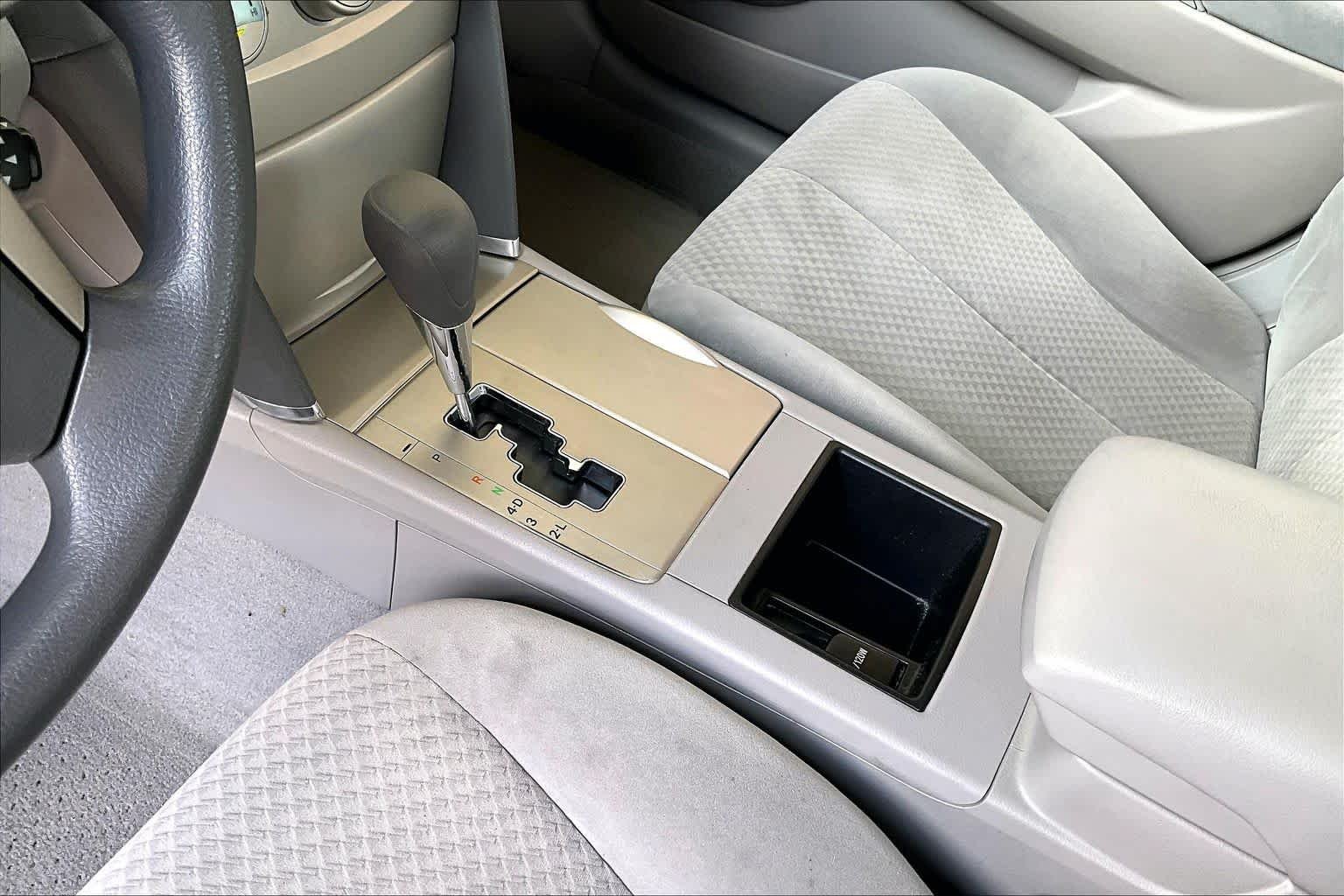 Used 2009 Super White Toyota  image 14