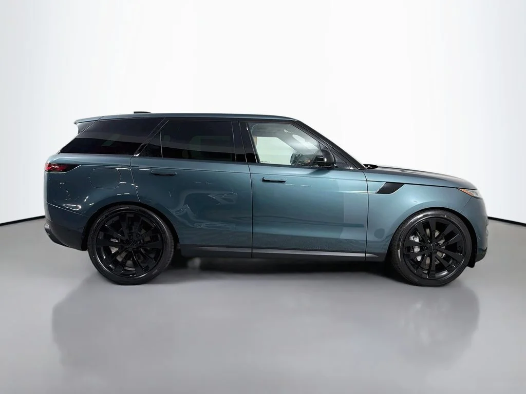 New 2026 Giola Green Land Rover SE image 4