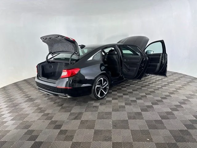 Used 2019  Honda Sport image 16