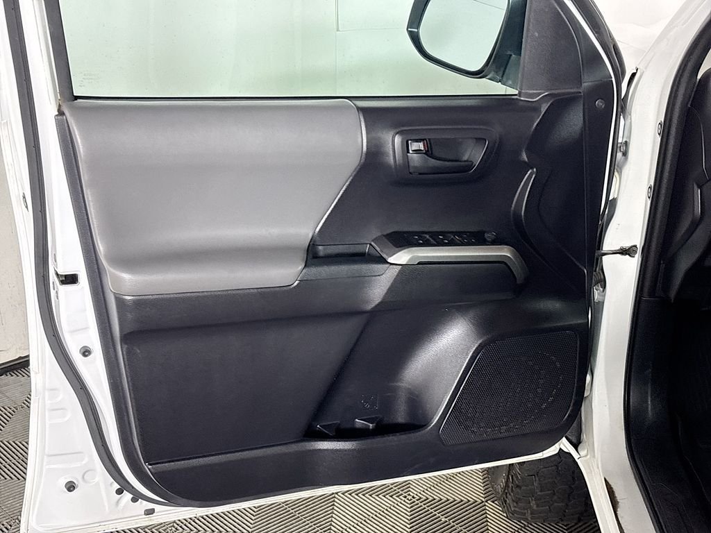 Used 2020 White Toyota SR5 image 10