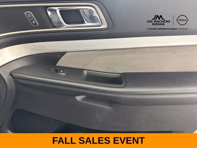 Used 2017 White Ford XLT image 27