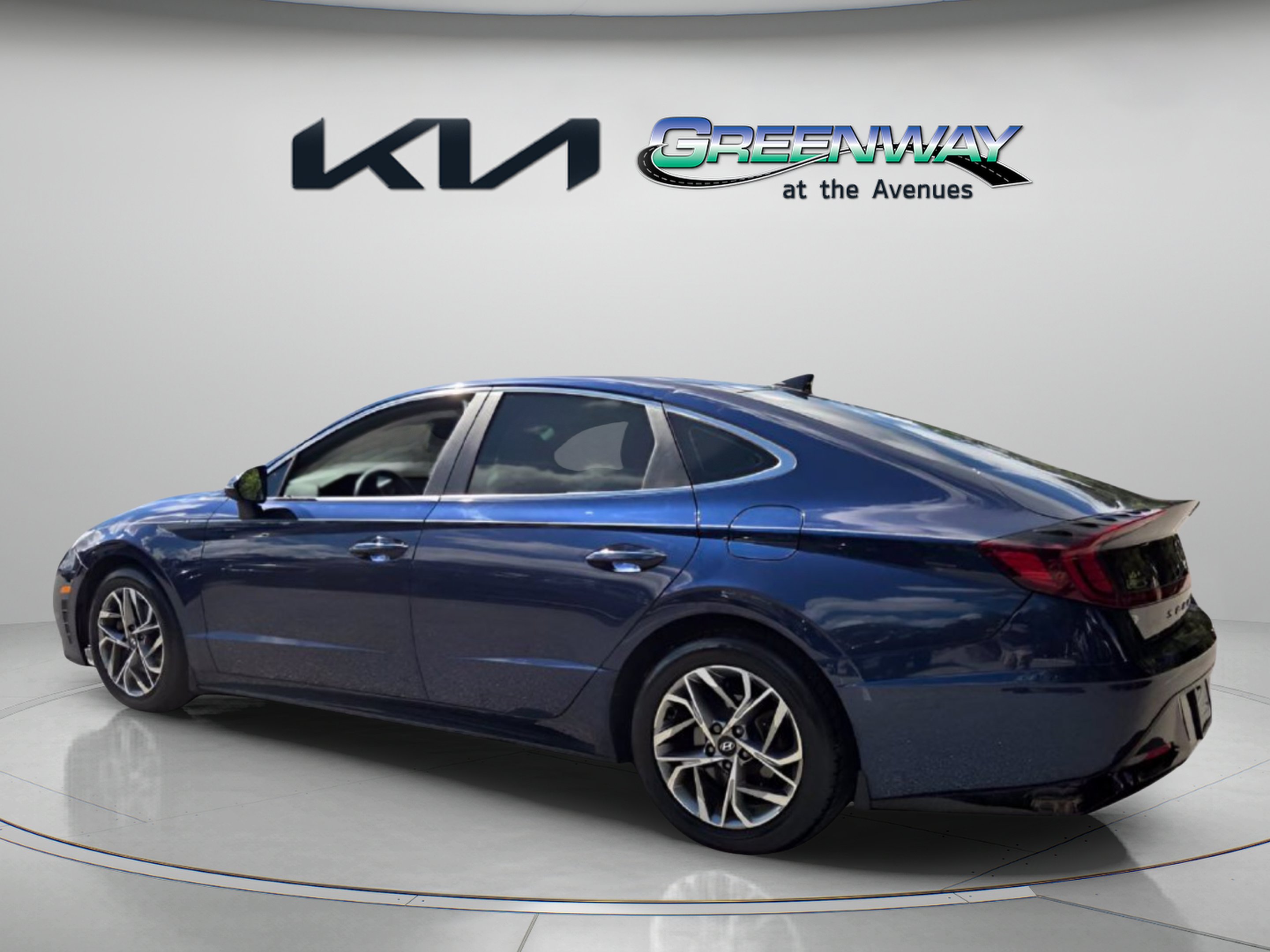 Used 2021 Stormy Sea Hyundai SEL image 5