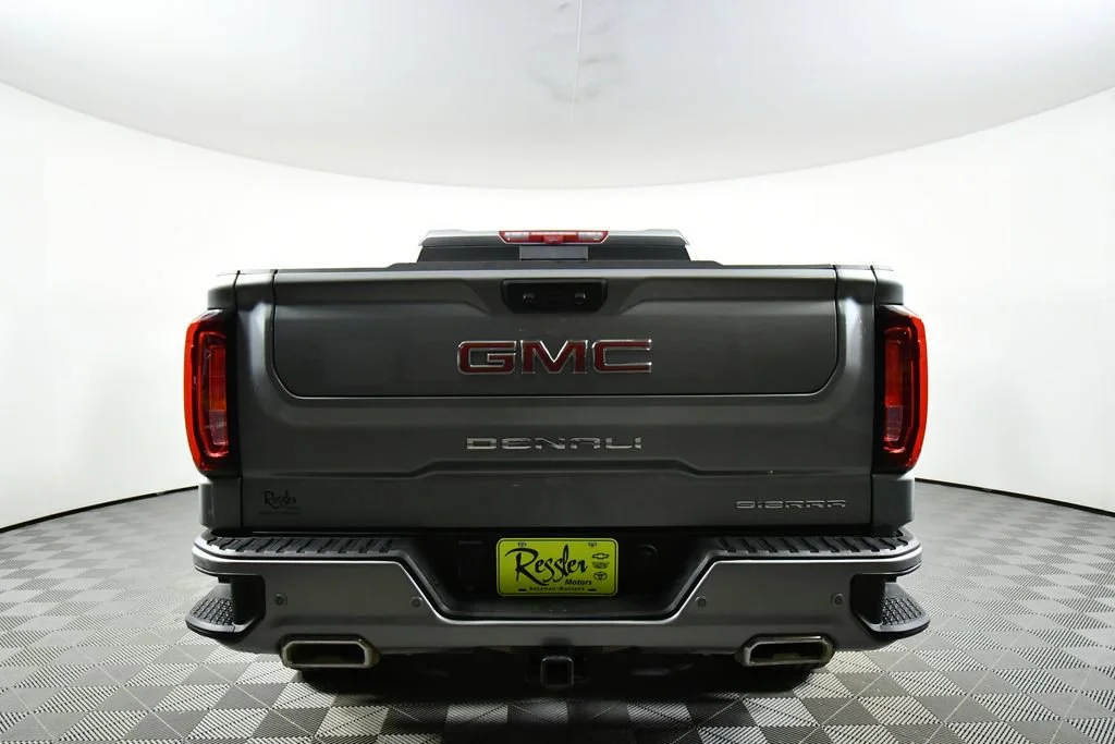 Used 2025 Sterling Metallic GMC Denali image 12