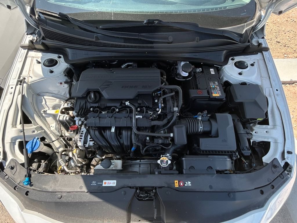 Used 2024 White Hyundai SEL image 21