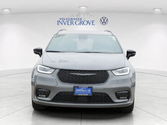 Used 2025 Chrysler Pacifica Limited with VIN 2C4RC1GG6SR512247 for sale in Inver Grove Heights, Minnesota