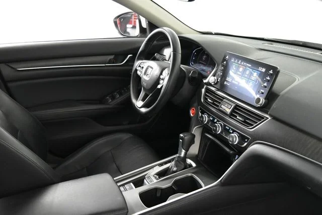 Used 2018  Honda EX-L image 33