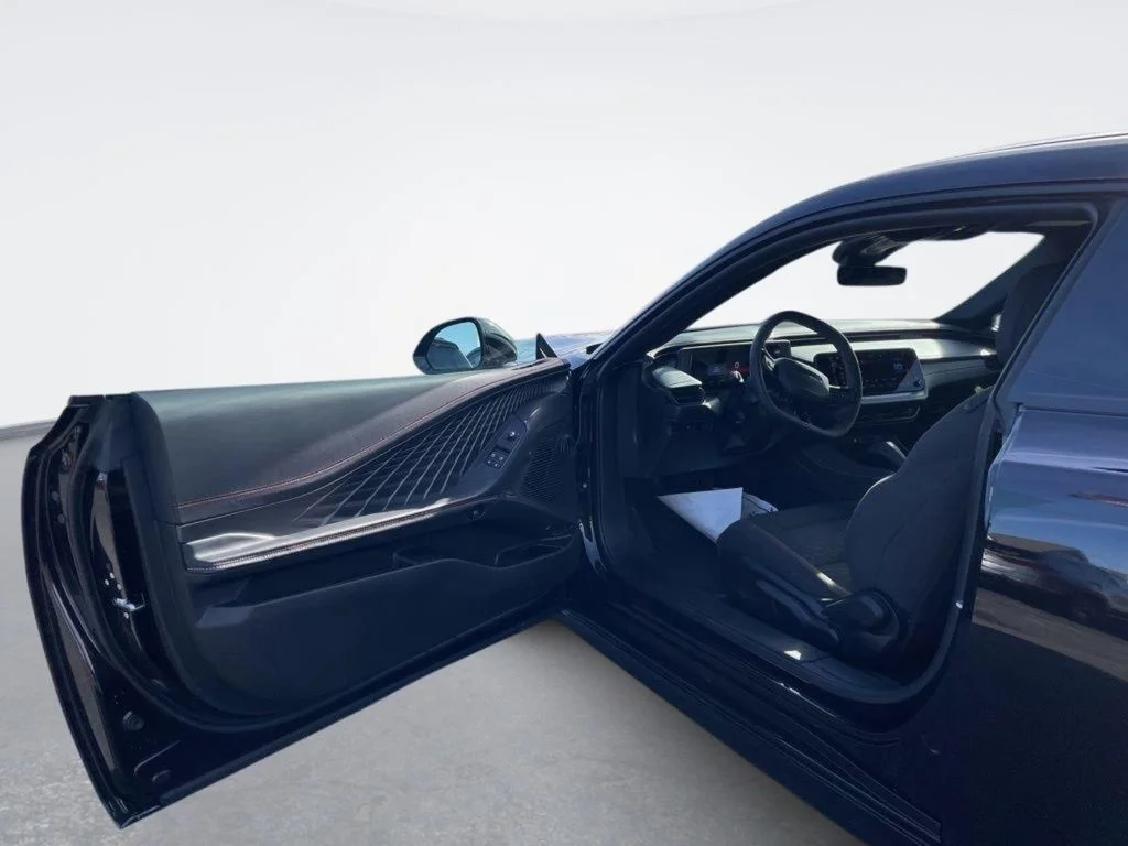 New 2026 Diamond Black Crystal Pearlcoat Dodge R/T image 15