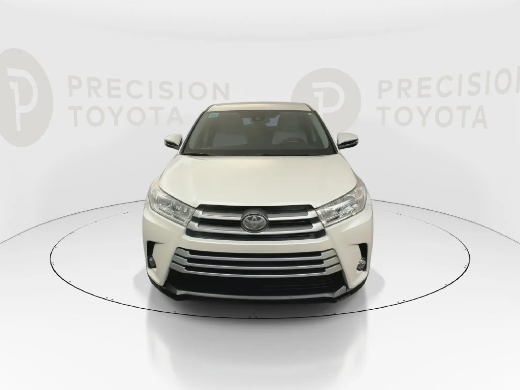 Used 2019 Blizzard Pearl Toyota LE Plus image 6