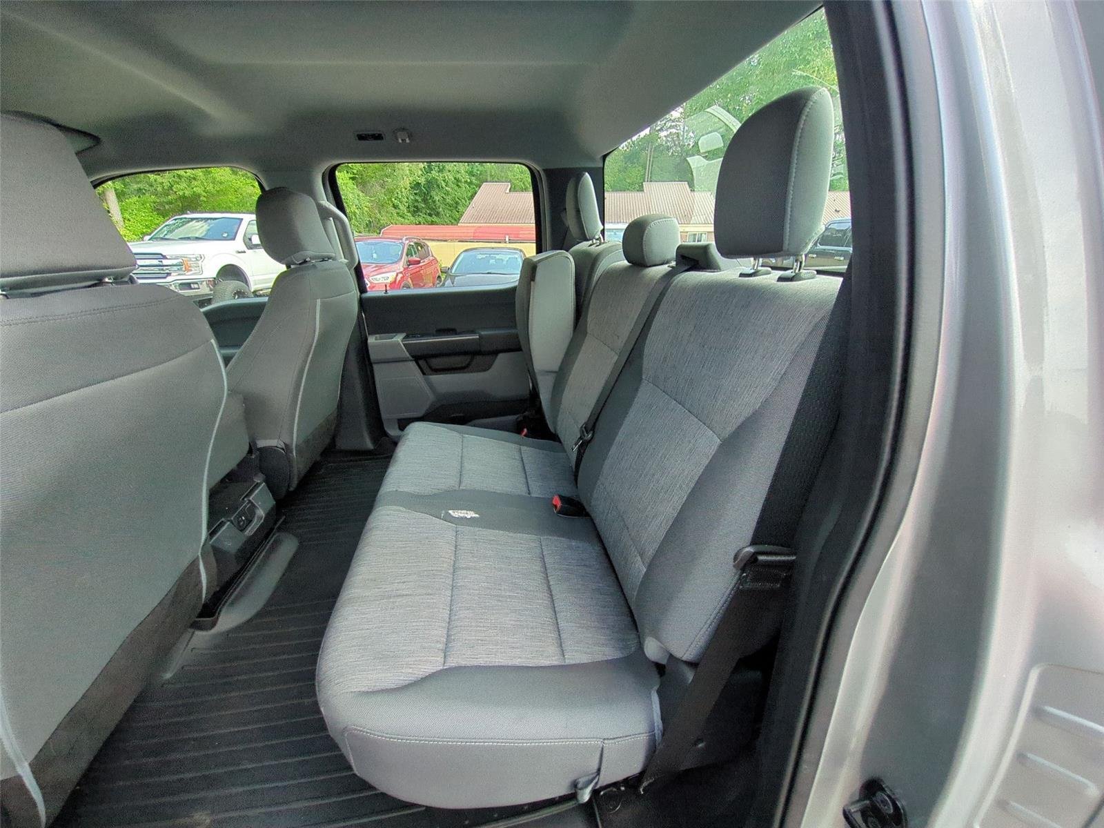 Used 2022 Iconic Silver Ford XL image 31