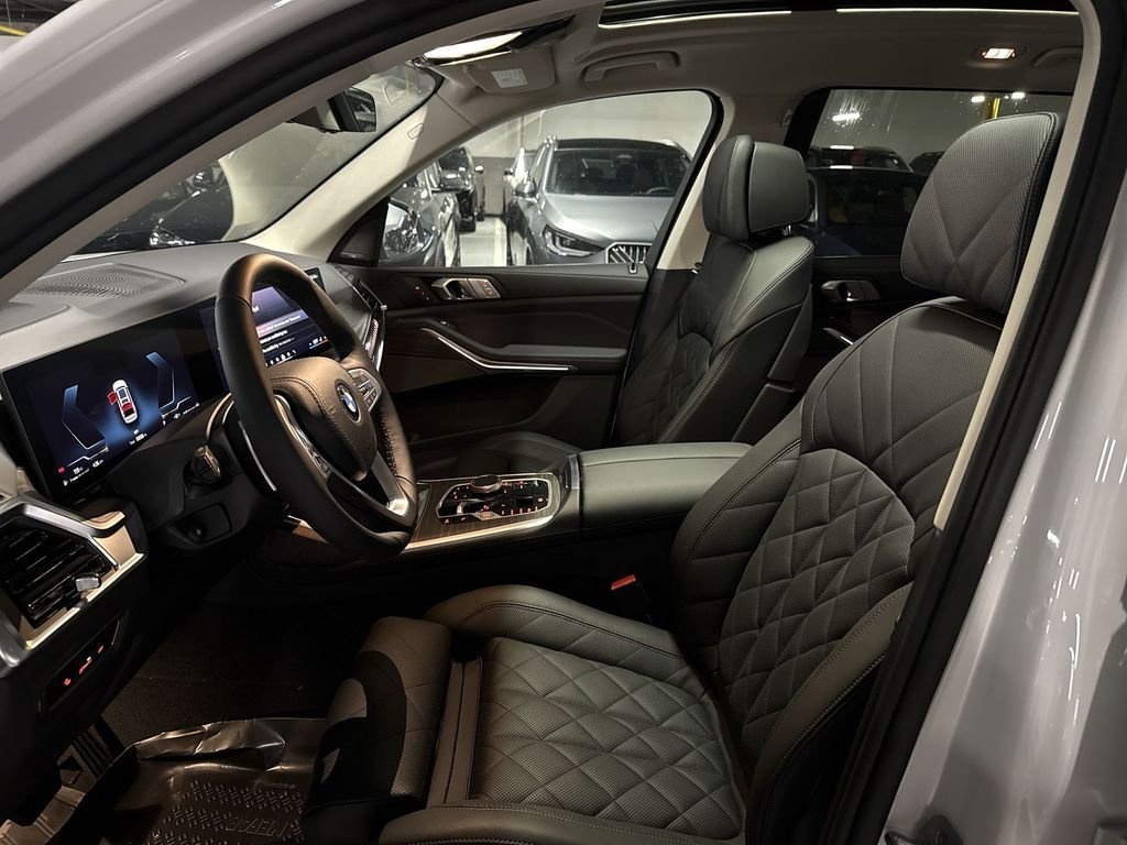 New 2027 White Metallic BMW xDrive40i image 11
