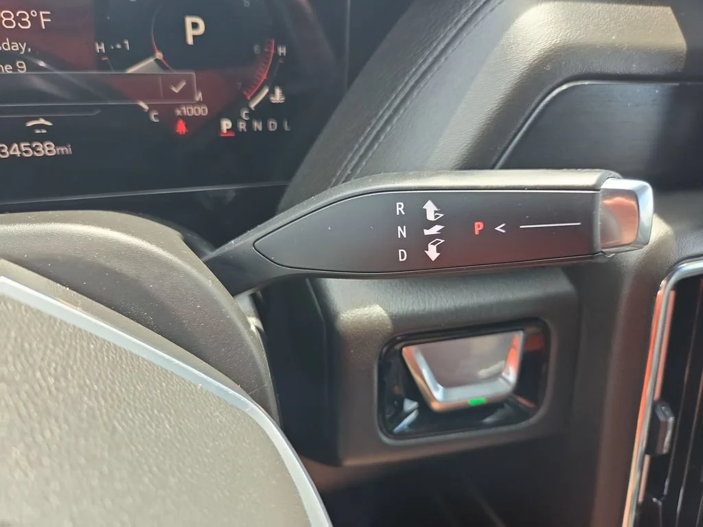 2025 GMC Yukon Denali - Photo 23