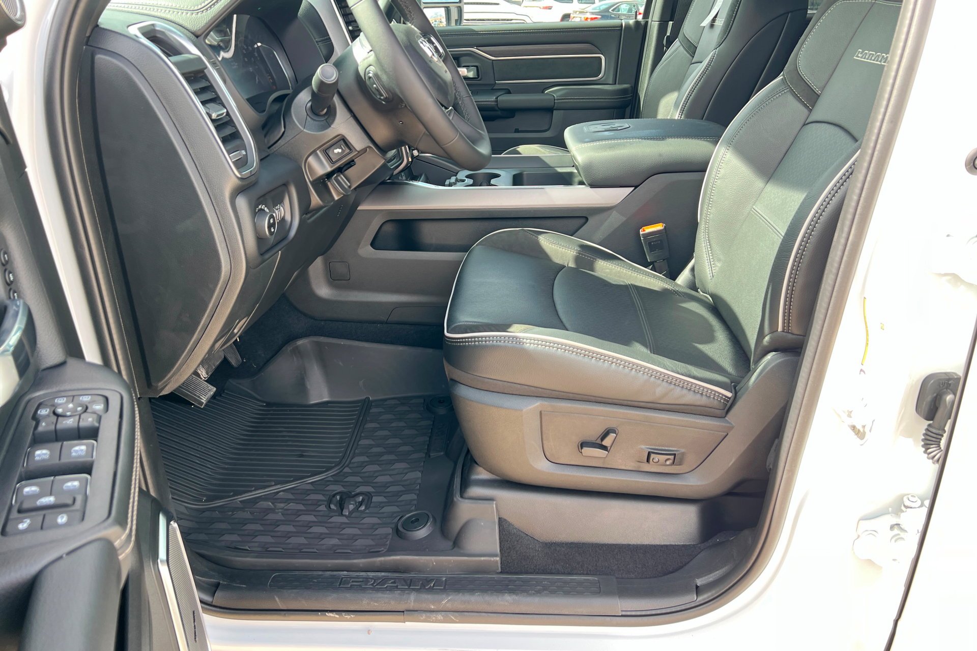 New 2027 Bright White Clear-Coat Exterior Paint RAM Laramie image 18