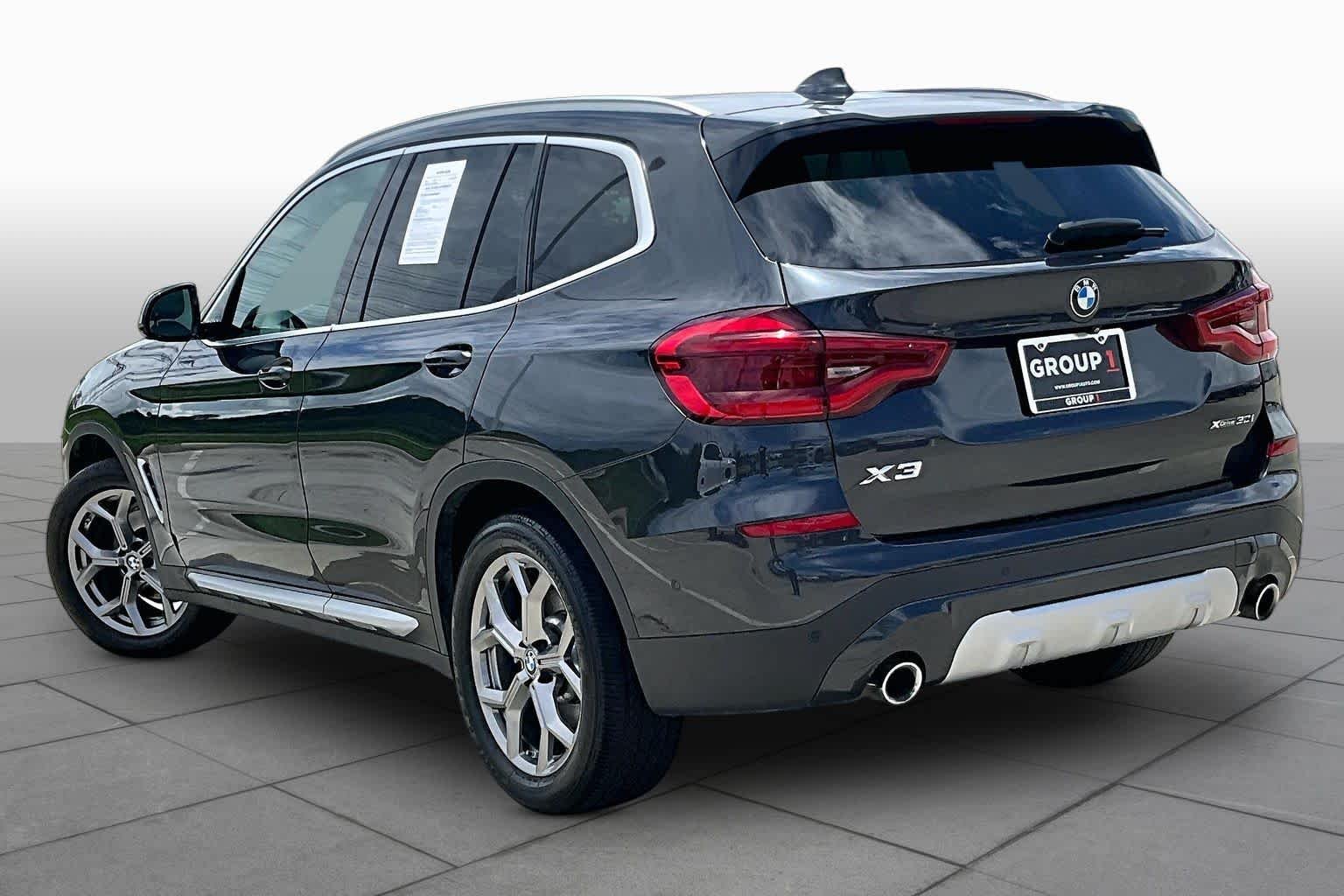 Used 2021 Dark Graphite Metallic BMW xDrive30i image 11