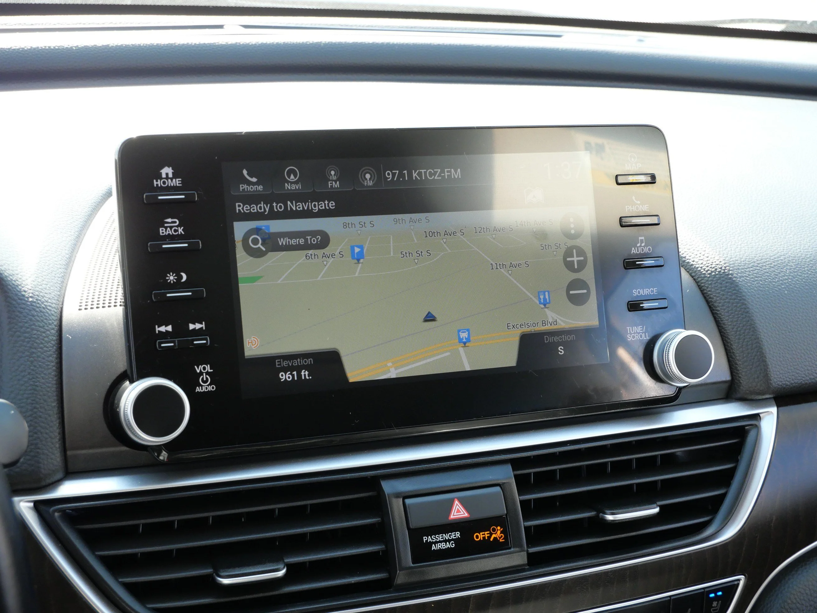 2019 Honda Accord Touring - Photo 22