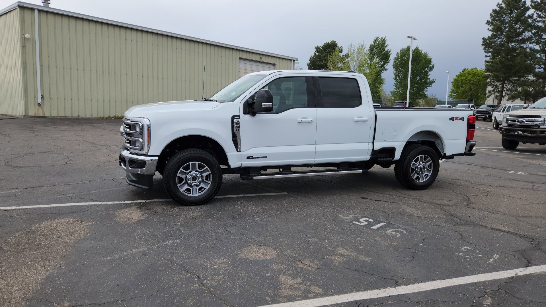 Certified Used 2025 Oxford White Ford LARIAT image 5