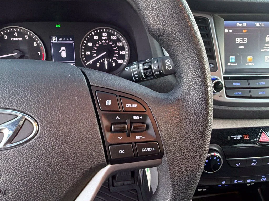 Used 2018 Silver Hyundai SEL image 10