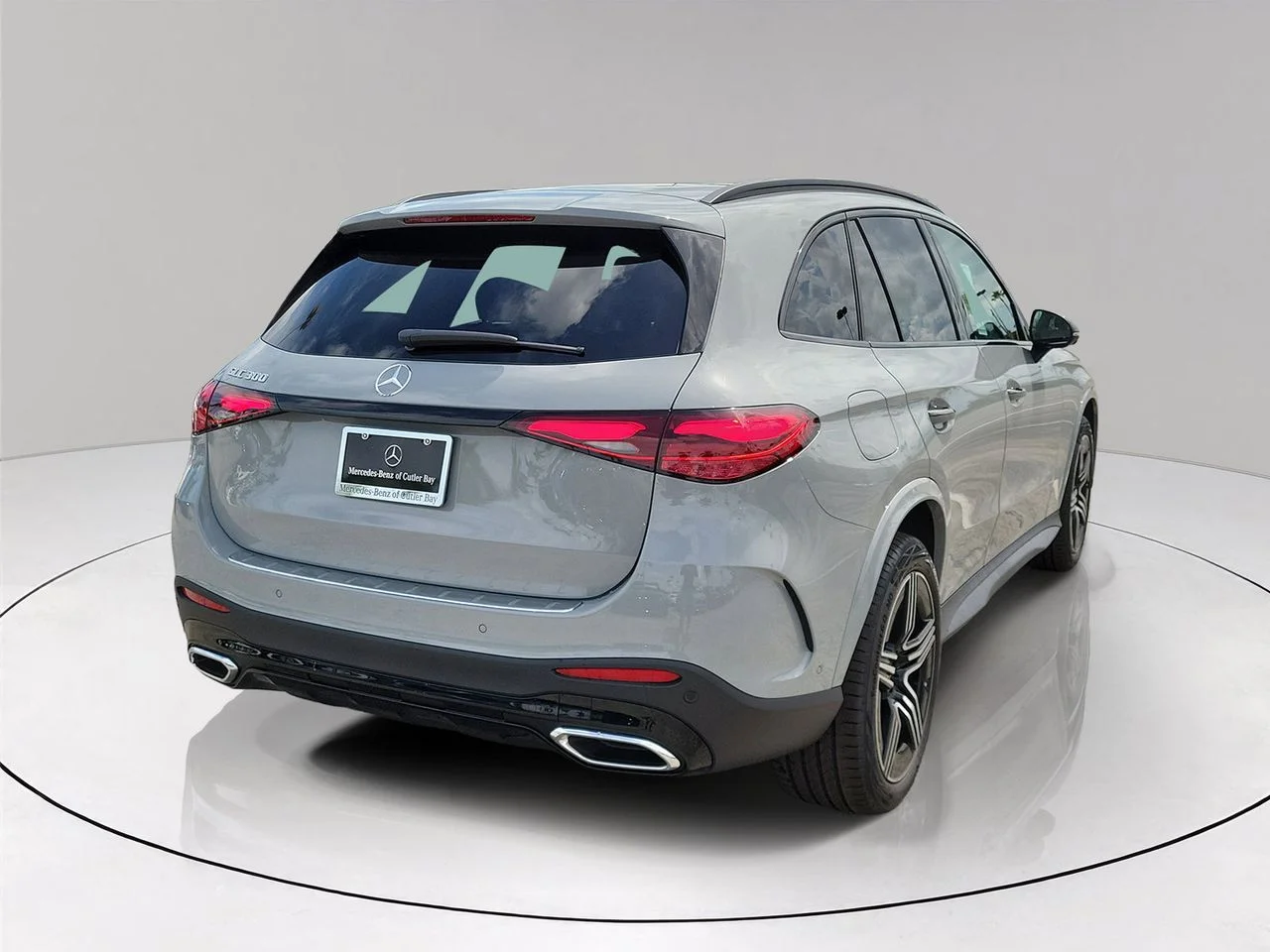 New 2027 MANUFAKTUR Alpine Grey Mercedes-Benz GLC 300 image 4