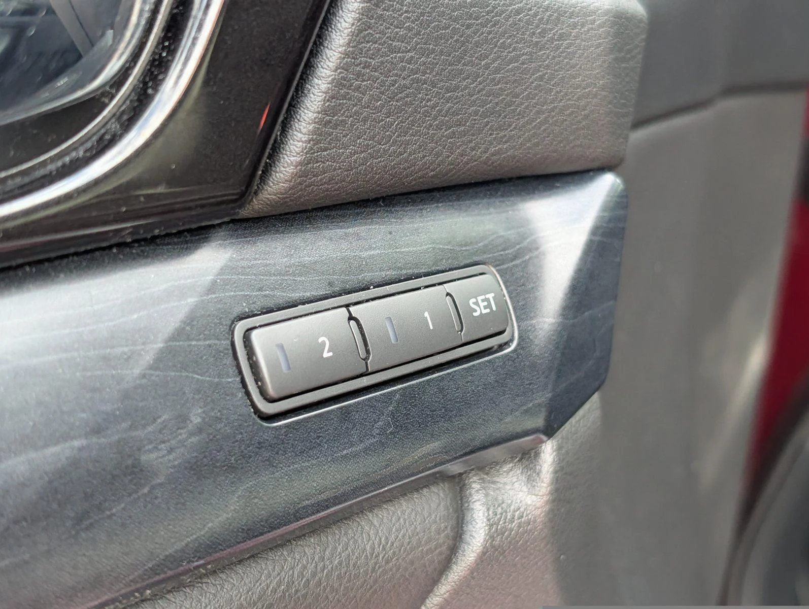 Used 2019 Super Black Nissan Platinum image 16