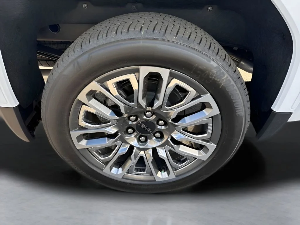 New 2026 Glacier White Tricoat GMC Denali Ultimate image 35
