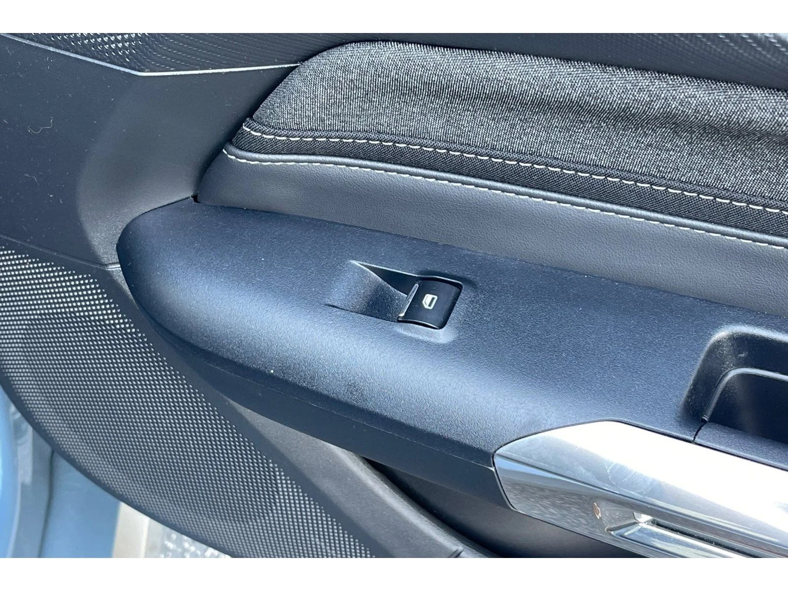 Used 2025 Vapor Blue Metallic Ford GT image 20