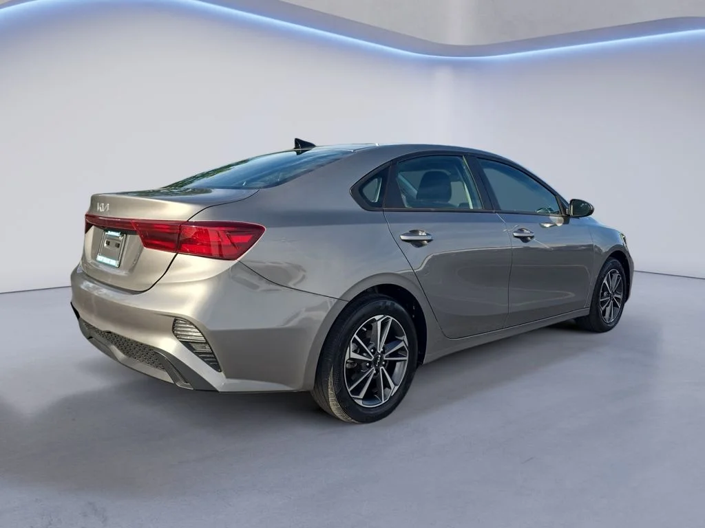 Used 2023 Steel Gray Kia LXS image 6
