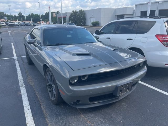 2019 Dodge Challenger SXT Auto's photo